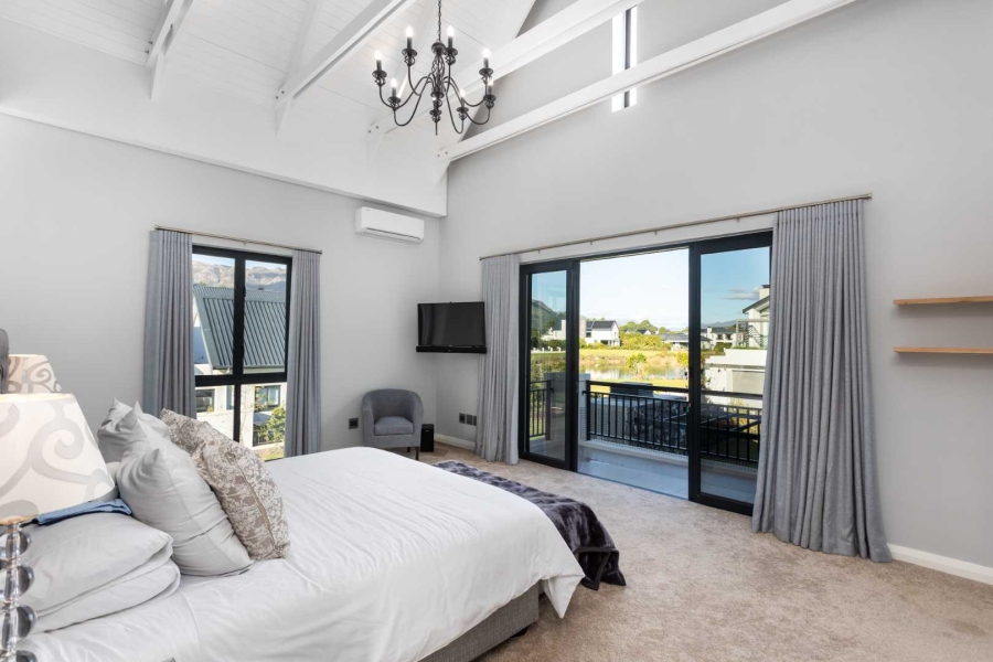 5 Bedroom Property for Sale in Val De Vie Estate Western Cape